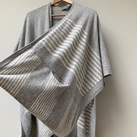 Joules Patti Cape Open Cardigan Size S/M Wool Blend Grey White Cloak Pockets - Picture 2 of 12